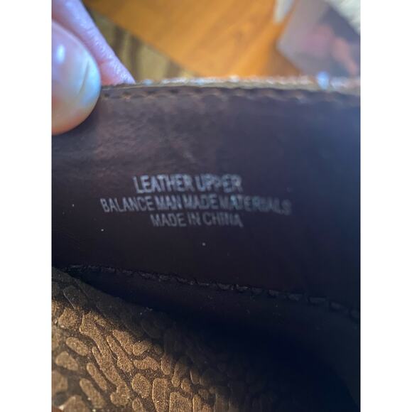 Born women’s leather clogs. Sz 8. Brown. Excellent condition. - Picture 6 of 7